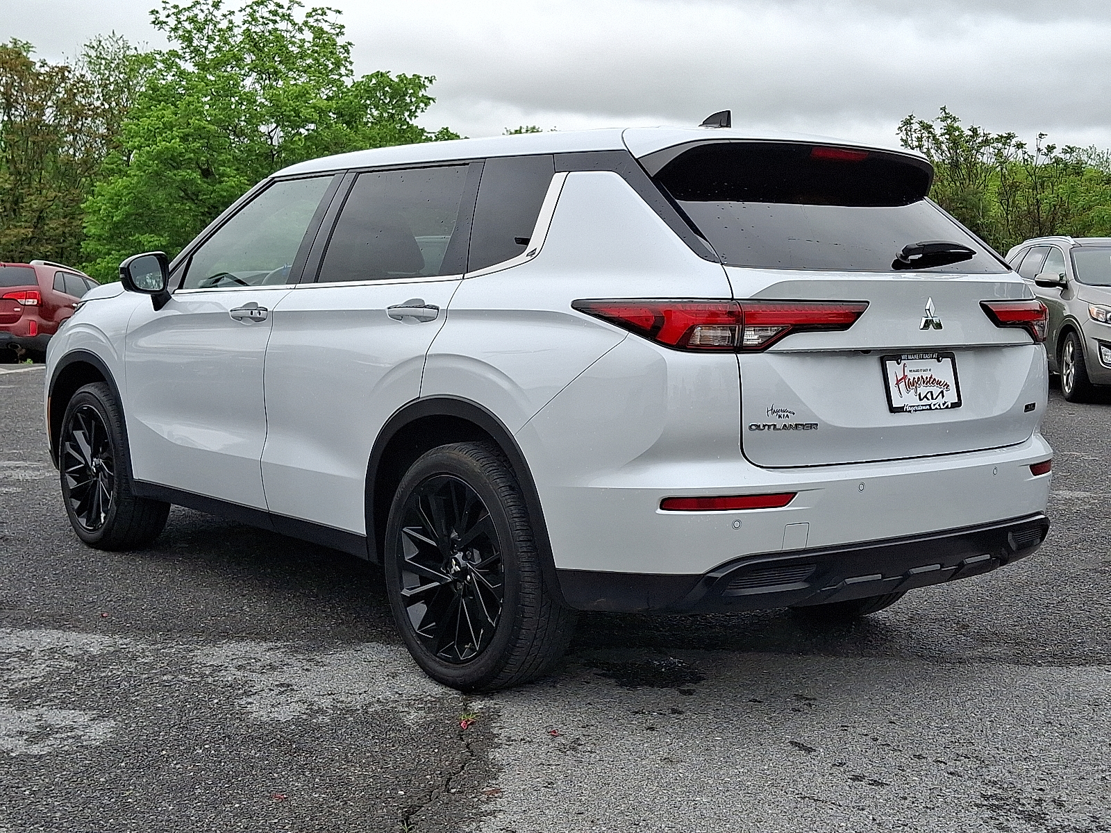 used 2023 Mitsubishi Outlander car, priced at $25,499