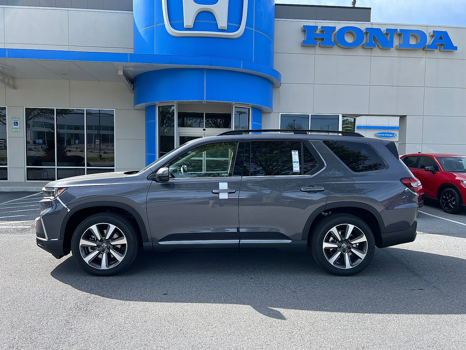 new 2025 Honda Pilot car, priced at $55,260