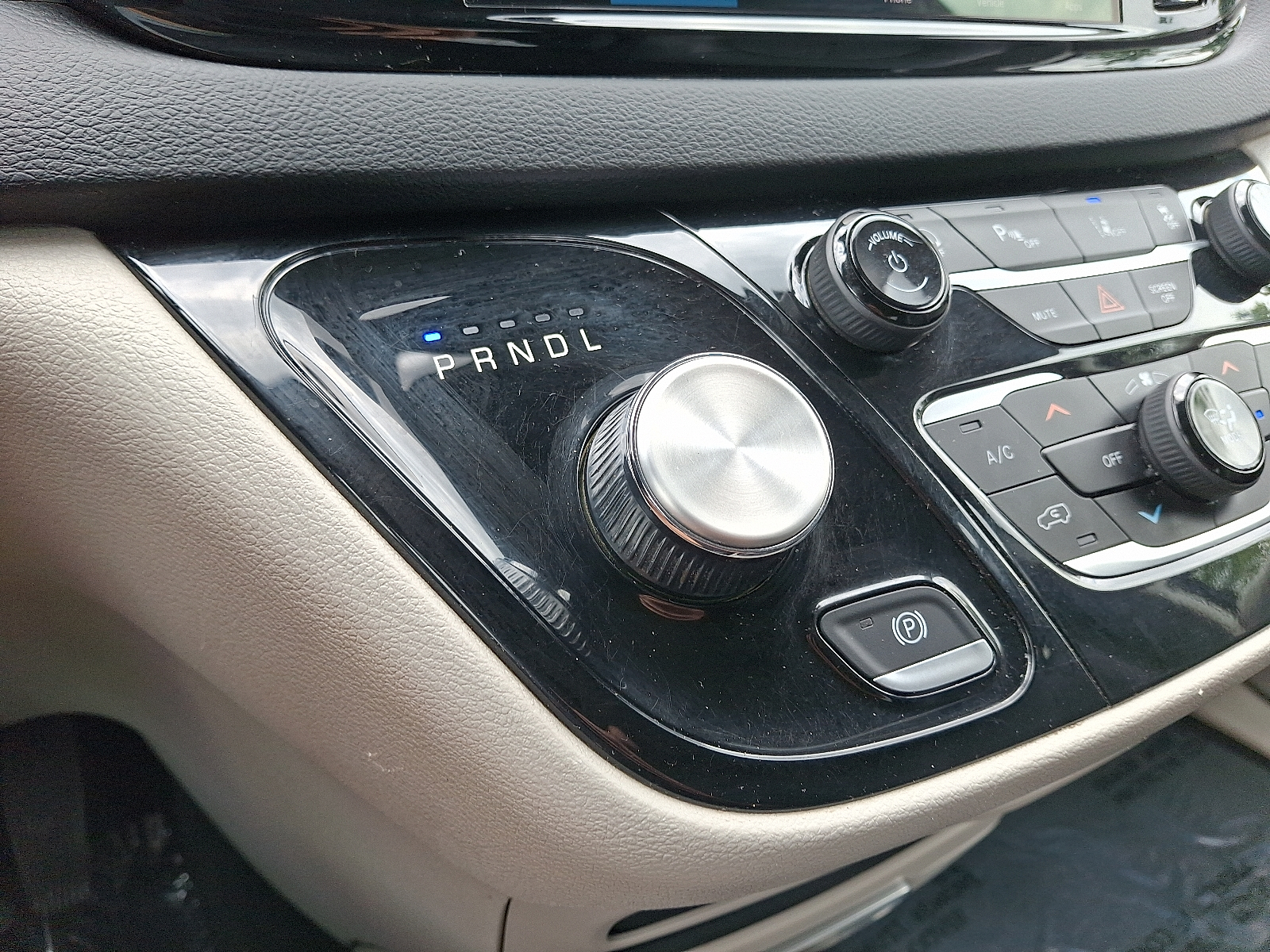used 2023 Chrysler Pacifica car, priced at $25,499