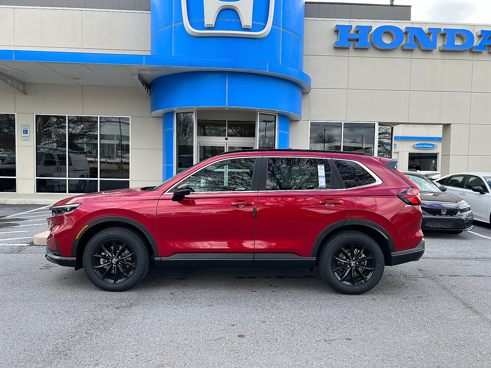 new 2026 Honda CR-V Hybrid car, priced at $42,075