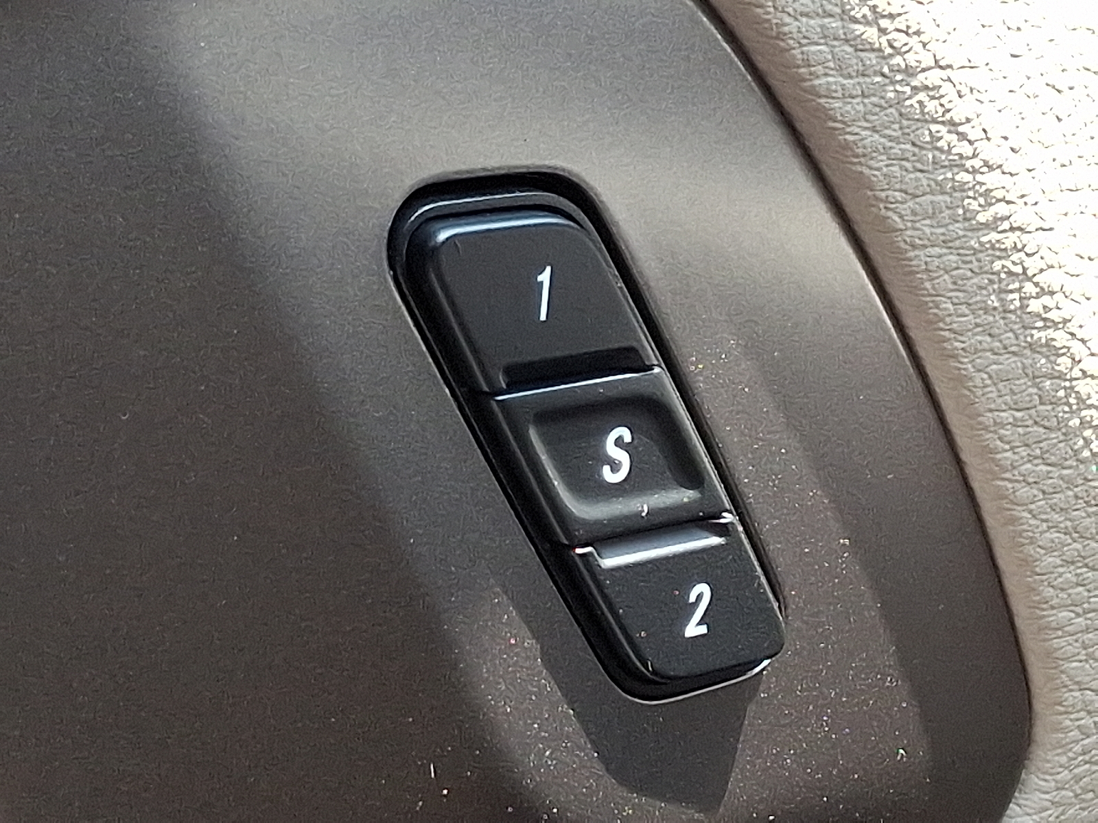 used 2023 Chrysler Pacifica car, priced at $21,999