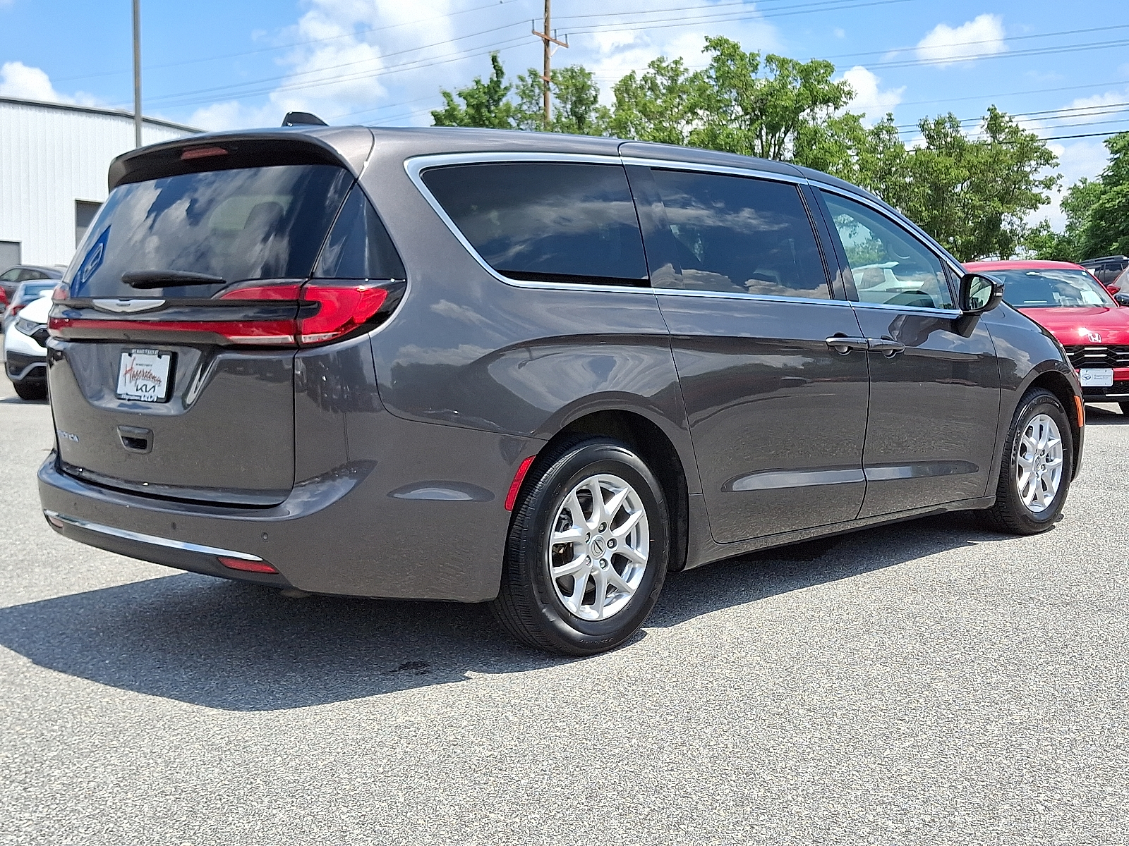 used 2023 Chrysler Pacifica car, priced at $21,999