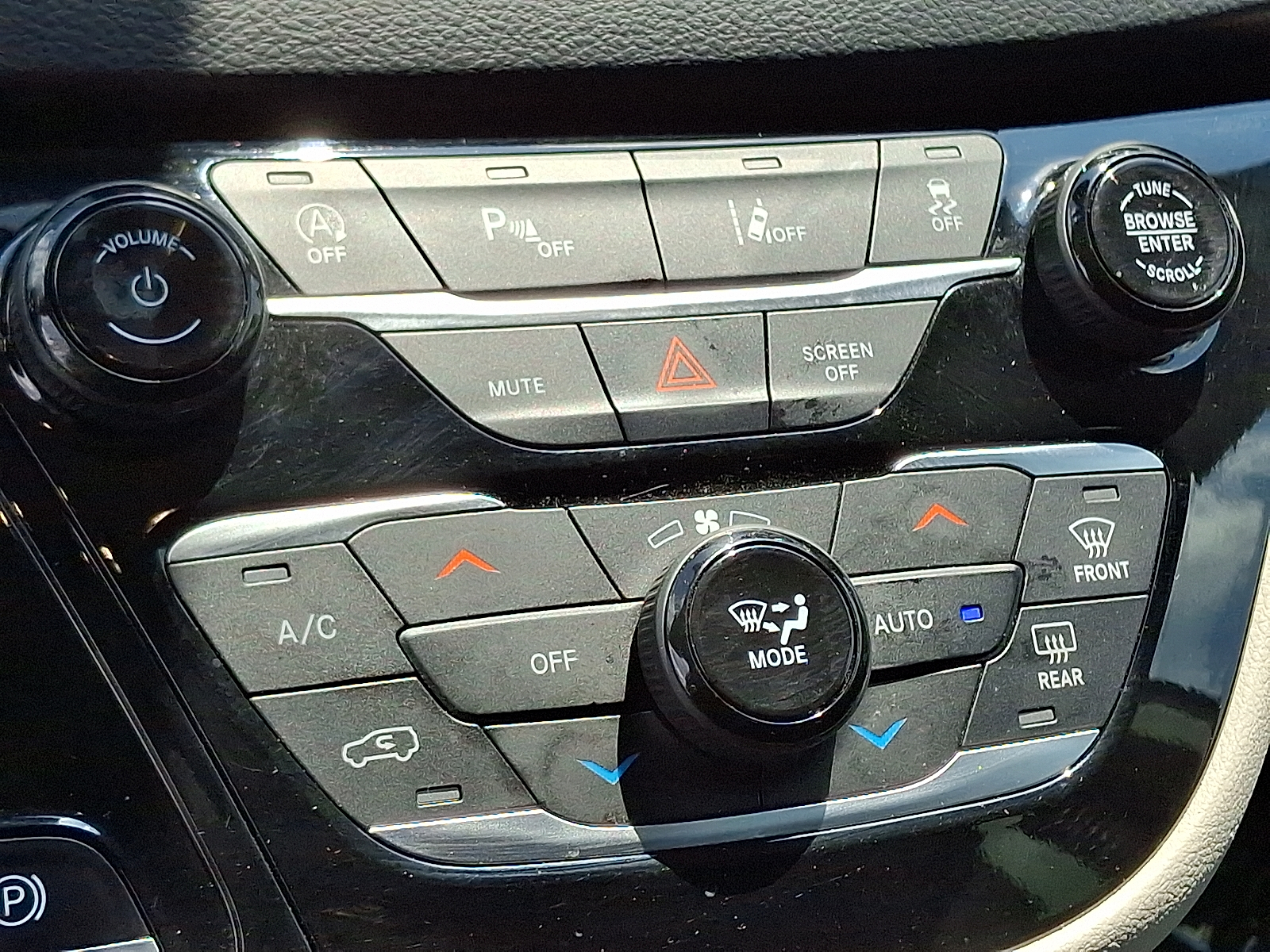 used 2023 Chrysler Pacifica car, priced at $21,999