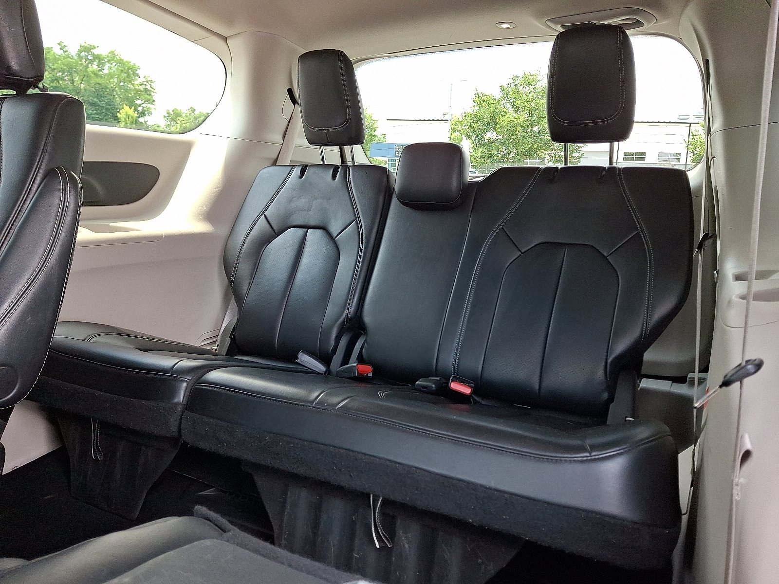 used 2023 Chrysler Pacifica car, priced at $21,999