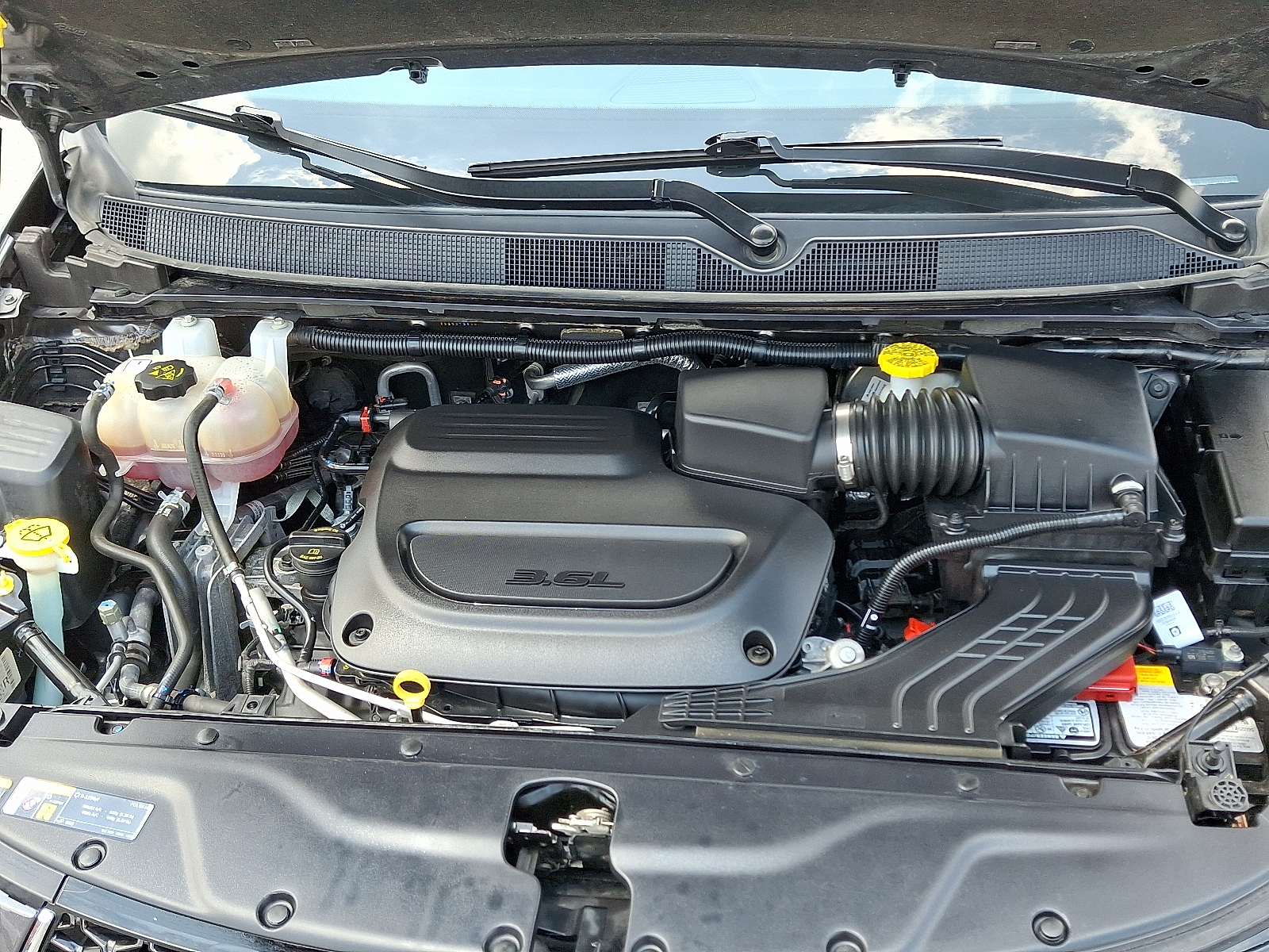 used 2023 Chrysler Pacifica car, priced at $21,999