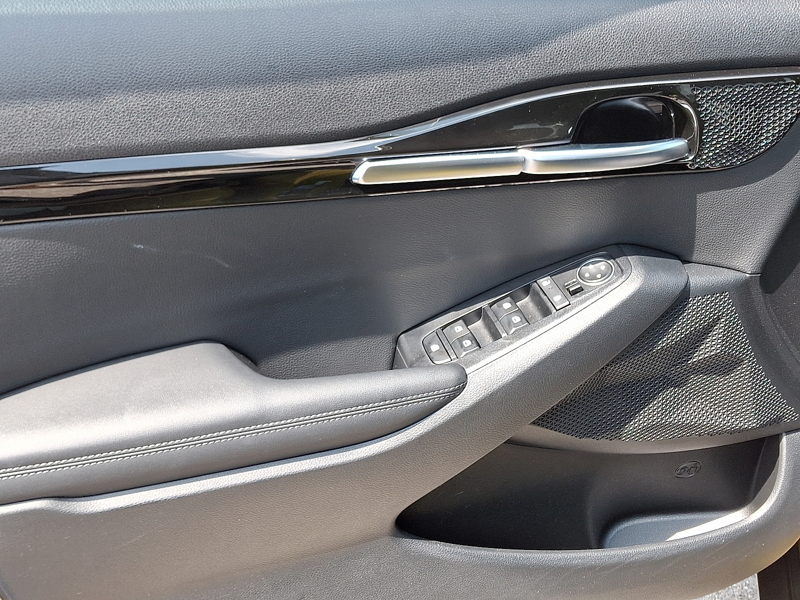 used 2024 Kia Seltos car, priced at $23,999