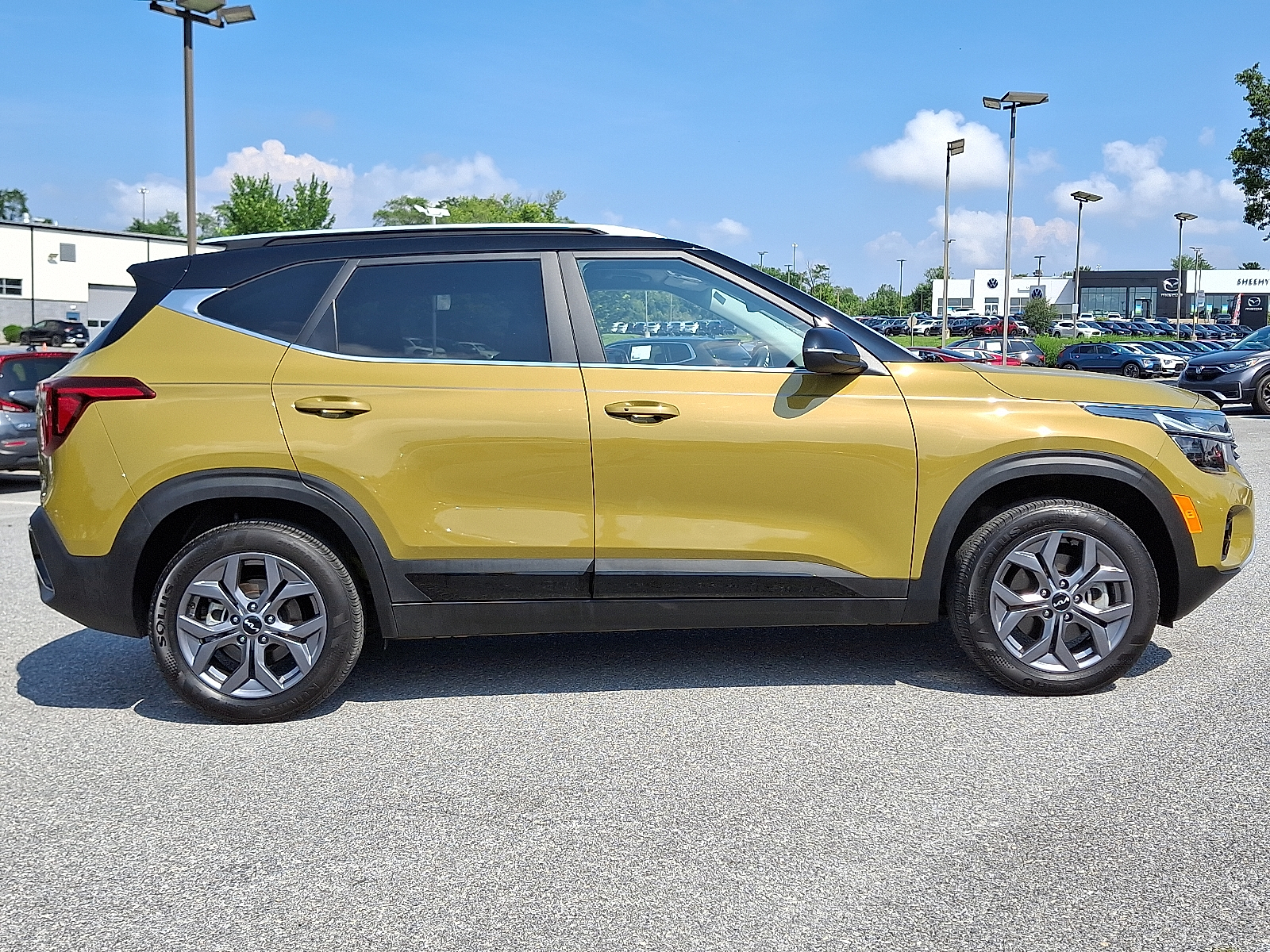 used 2024 Kia Seltos car, priced at $23,999
