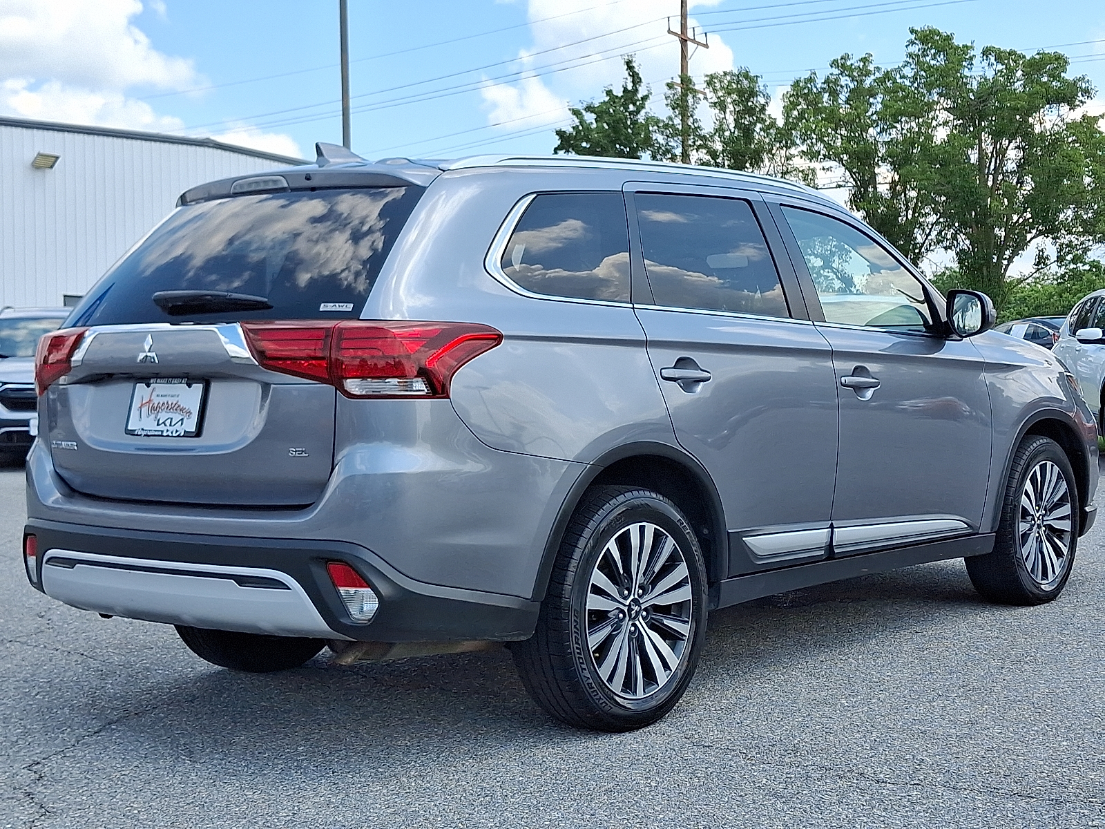 used 2020 Mitsubishi Outlander car, priced at $11,799
