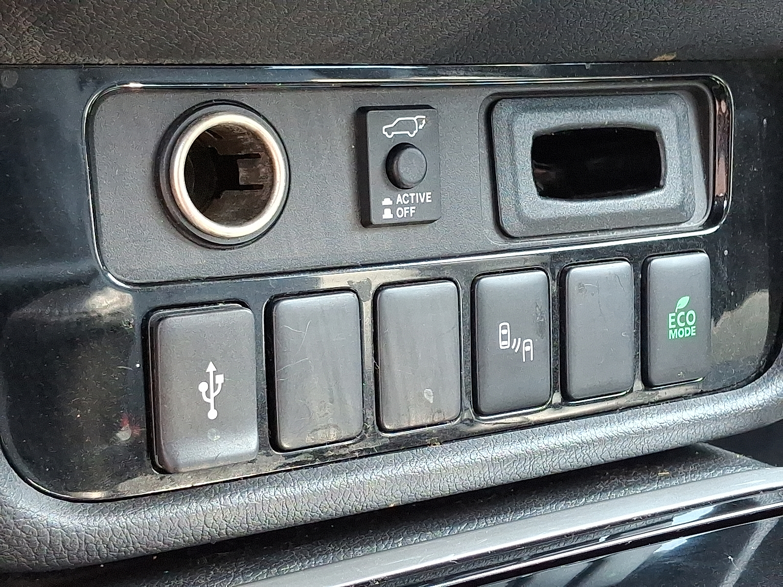 used 2020 Mitsubishi Outlander car, priced at $11,799