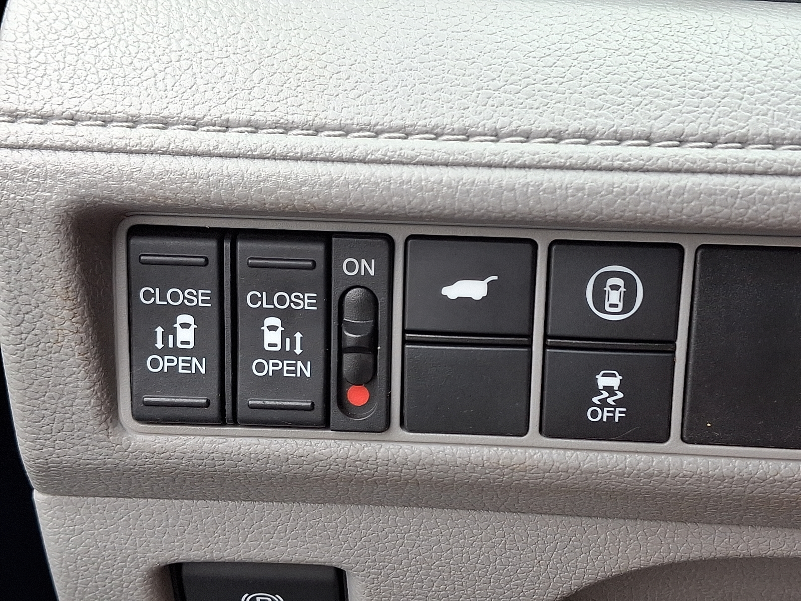 used 2023 Honda Odyssey car, priced at $35,999