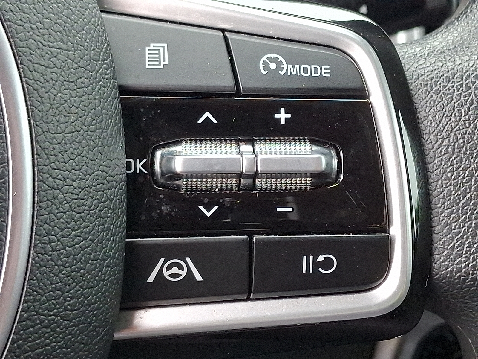 used 2023 Kia Sorento car, priced at $22,499