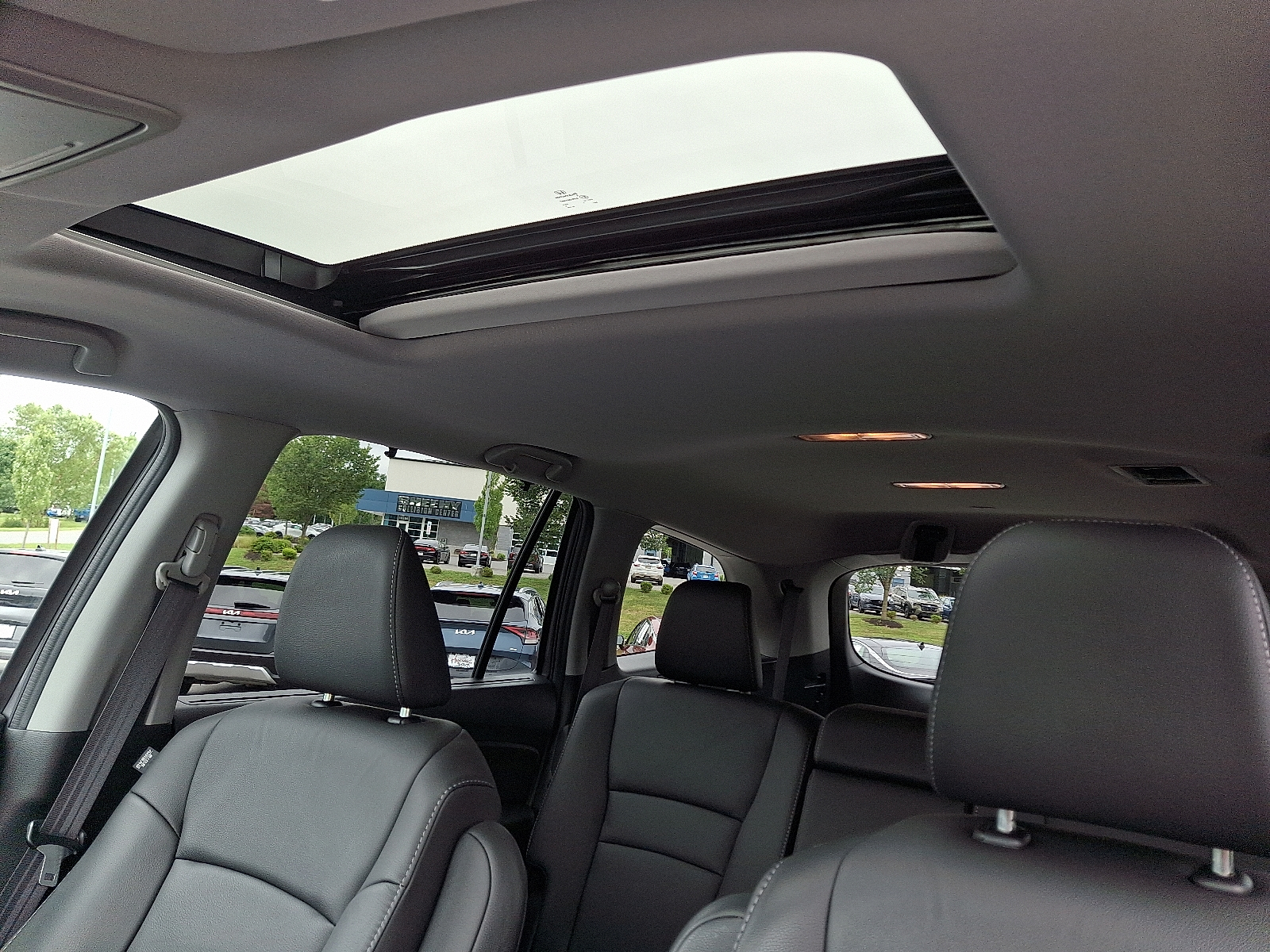 used 2022 Honda Pilot car, priced at $32,999
