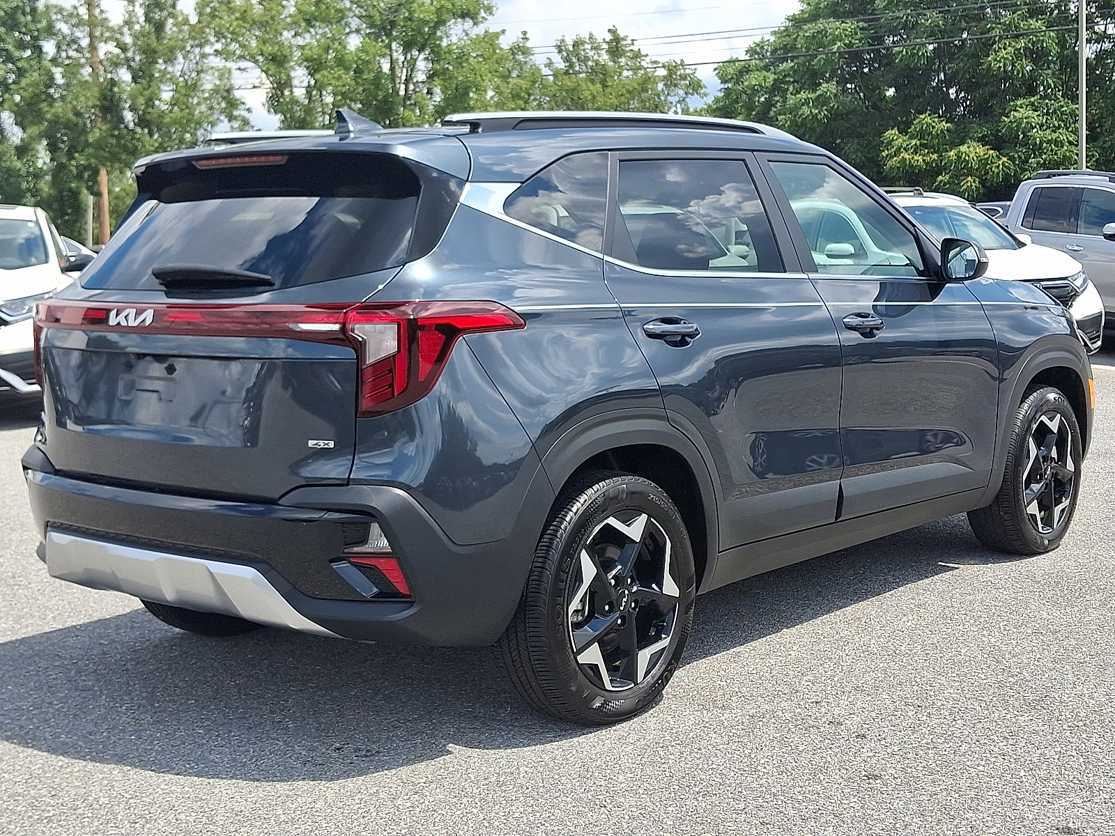 used 2025 Kia Seltos car, priced at $27,599